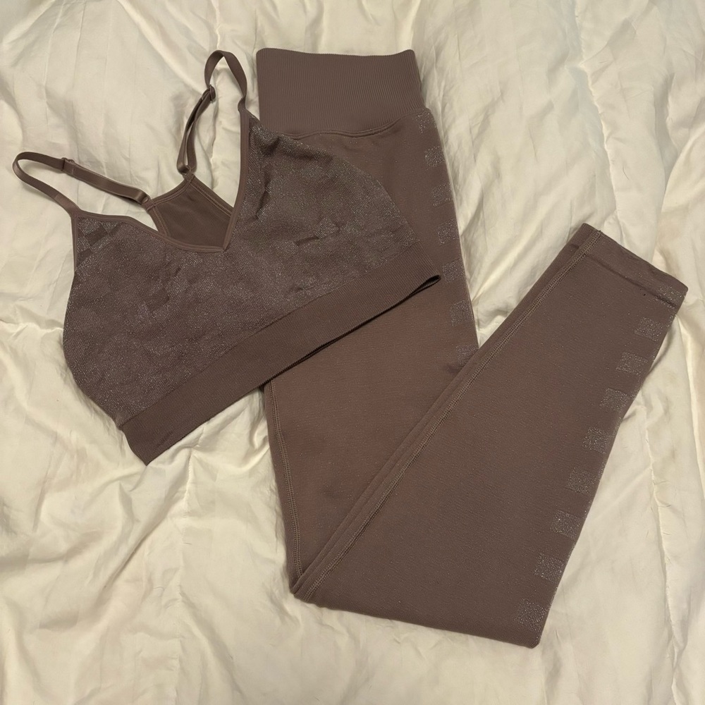 Pink seamless sport bra and legging set
